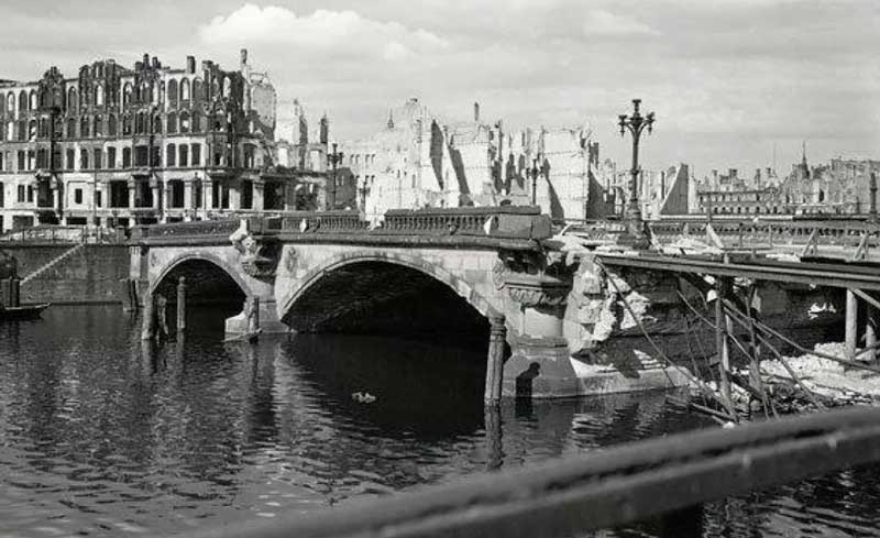 Kaiser Friedrich Schiff im Jahr 1945