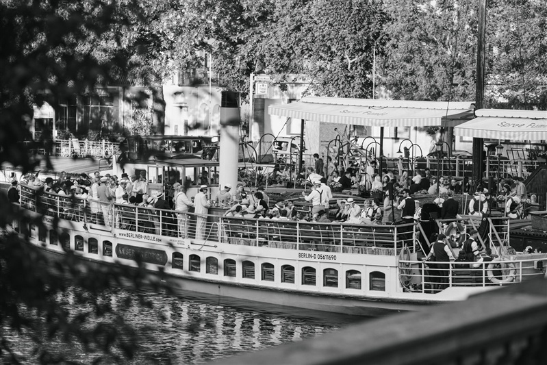 boat_full_of_people_at_boheme_sauvage_party